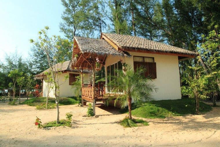 Hapla Beach Cottage Koh Kho Khao Island Exterior photo